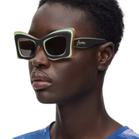 Loewe LW40140U 20A Cat Eye Sunglasses – Black/Orange/Grey Loewe LW40145I S (52 - 21) with Grey lenses and Tortoise  main image 4